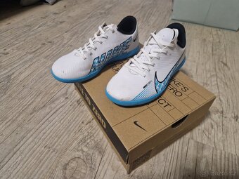 Salovky Nike vel.33,5 - 4