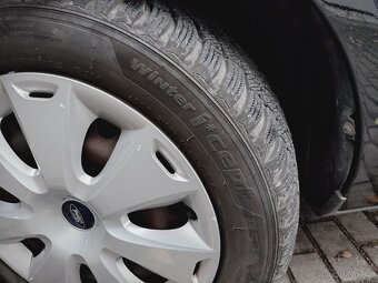 Ford Focus hatchback 1.6 (74kW), 2010, pouze 112tkm, černý - 4