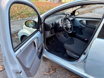 Toyota Aygo, r.2007, 98000km Max.výbava - 4