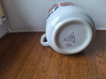 Sběratelský hrnek s otukem. - 4