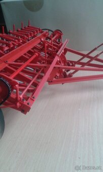 Model kultivátora 1/8 Hachette . - 4