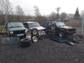 Jeep Cherokee XJ 2,5 TD stříbrná metalýza - 4