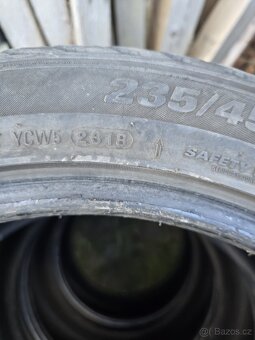Pneu 235/45 R17 zimní - 4