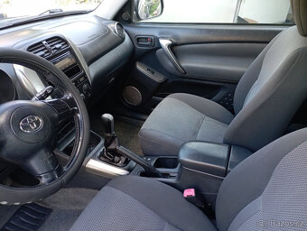 Toyota Rav 4, r.v. 2004 ALE jede na 3.válce - 4