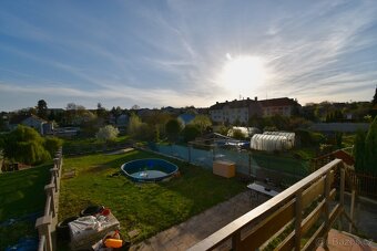 Rd v Týnci nad Labem, 6+1, zahrada 594 m2 - 4