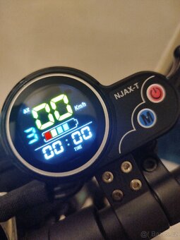 Elektrokoloběžka ecowheel G4 (500W) - 4