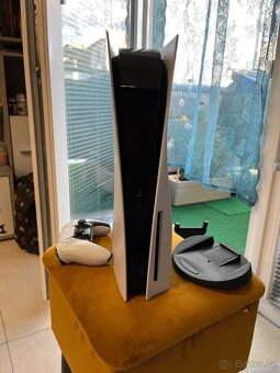 PlayStation 5 s mechanikou + růžové kryty+ kryt ovladače - 4