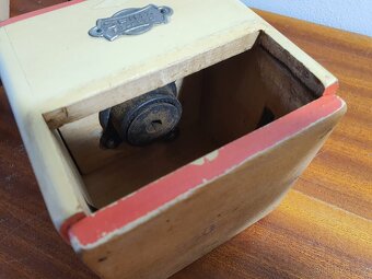 Starý mlýnek na kafe Sfinx - 4