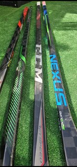 Profi hokejky Bauer a CCM – karbonové hole, 4 ks - 4