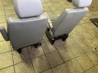 Přední sedadla VW TRANSPORTÉR T5 - 4