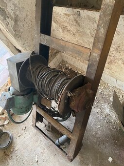 Stavební vrátek, kočka - 4