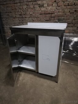 Nerezový pracovní stůl s policí - 4