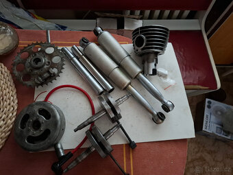 Prodám zadní tluniče na S22 a další díly Stadiony,Jawety - 4