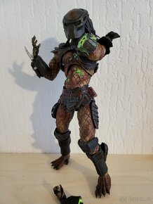 Predator City Hunter s maskou - Mcfarlane figurka - 4