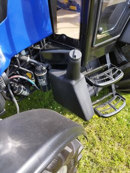 Traktor Farmtrac 555 DTc V - 4
