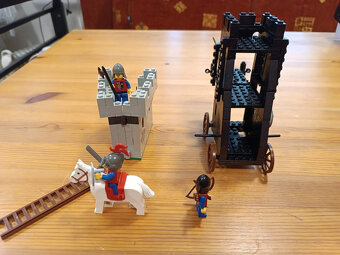 LEGO Castle 6061 Siege Tower - 4