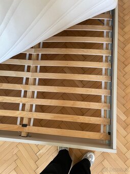 Postel: IKEA MALM 140x200, světle šedá - 4