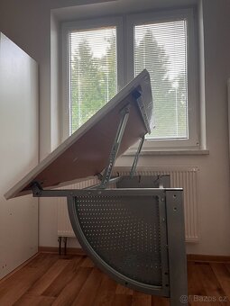 Polohovací rostoucí psací stůl - 4