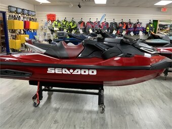 Sea-Doo RXT-X 325 Manta Green/Fiery Red s přívěsem - 4