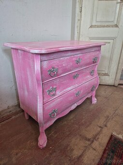 Růžová šuplíková komoda ve stylu provence - 4