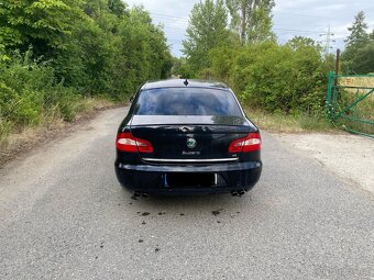 Škoda Superb 3.6 V6 - 4