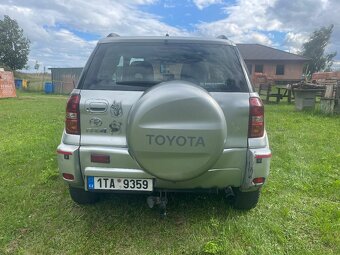 Toyota RAV4 2.0; r. 2004 - 4