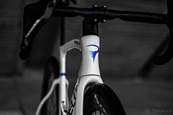 Pinarello F 2024, Sram Force AXS E1 2x12, DXC Carbon - 4