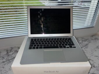 Apple Macbook Air 13” - 4