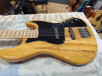 Prodám nevyužitou baskytaru BACH - KYJOV 7000,-Kč - 4