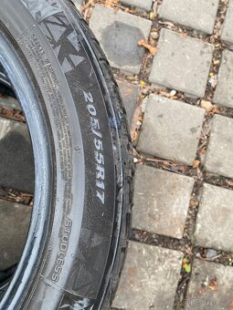 205/55/17 zimní - 4