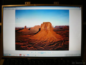 LCD displej 15,4" s vadou 3 - 4