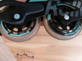 Kolečkové / inline brusle Rollerblade 36.5 - 4