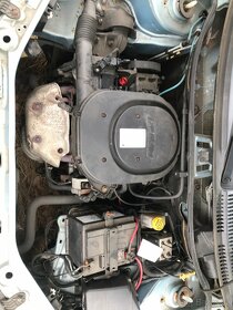 Prodám náhradní díly na fiat Punto 1.2i - 4