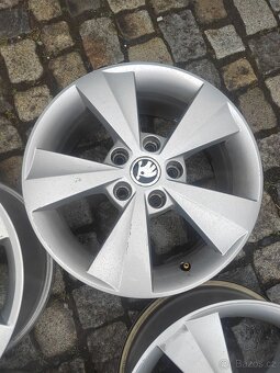 Prodam orig alu 16 škoda Octavia 3 Nanuq 5x112 5 - 4