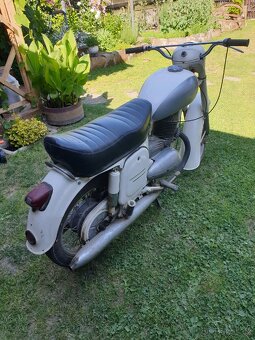 Jawa 250 - 4