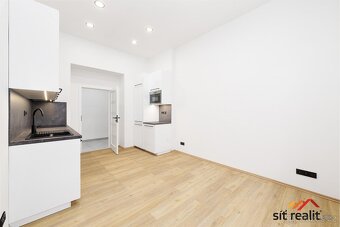 Moderní byt 2+kk, 43 m2, kompletní rekonstrukce 2025, vnitro - 4