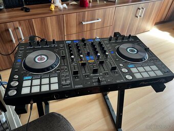 Pioneer DDJ-RX – 4kanálový DJ kontroler - 4