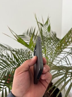 iPhone 15 Pro 256GB Black Titanium 88% Krásný stav - 4