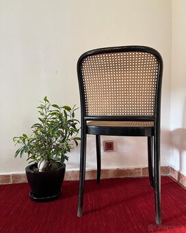 stará pletená židle - 4