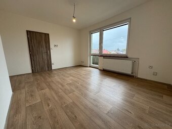 Pronájem bytu 3+1 68 m² Rožkova, Pardubice - 4