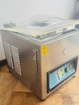 Prodám profesionální komorovou vakuovačku RM Gastro - 4