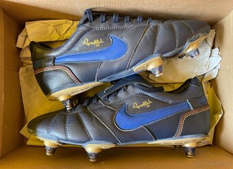 Nike Tiempo R10 Ronaldinho - 4