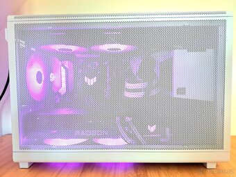 Kompaktní MAtx pc s RX 7800 XT - 4