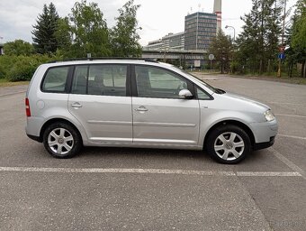 VW Touran 1.9 TDI 77kw 7 místní - 4