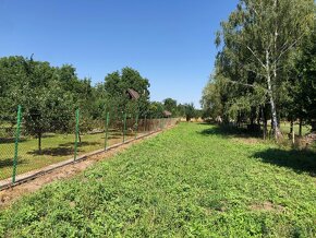 PRODEJ OPLOCENÉHO POZEMKU 890 m2. - 776878002 - 4