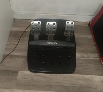 Logitech g29 volant s pedály a řadící pákou - 4