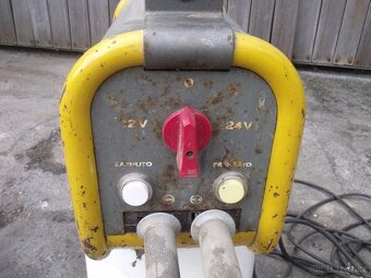 Startovací zdroj SZ 260 5,8 kW ZES Praha - 4