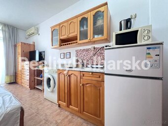 Studio 1+kk s balkonem a výhledem na bazén – Slunečné pobřež - 4