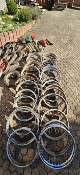 Kola nádrž výfuk blatník Jawa ČZ - 4