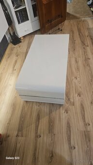 Konferencni stolek - 4